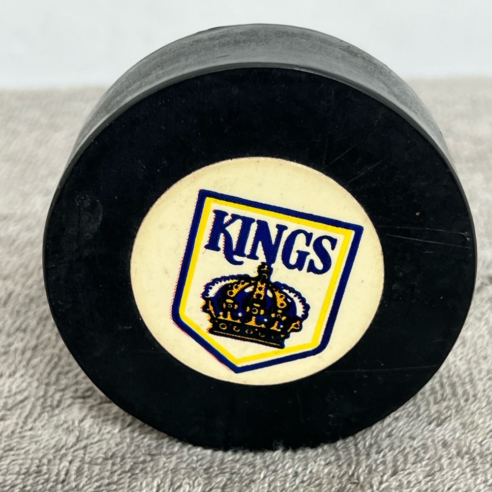 Los Angeles Kings 1970s OFFICIAL SIZE Hockey PUCK Made in Canada NHL